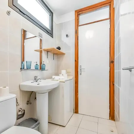 Near Playa De Americas With Wifi And Pool, Tenerife Sur Apartment *
