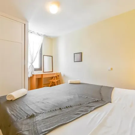 Near Playa De Americas With Wifi And Pool, Tenerife Sur Apartment