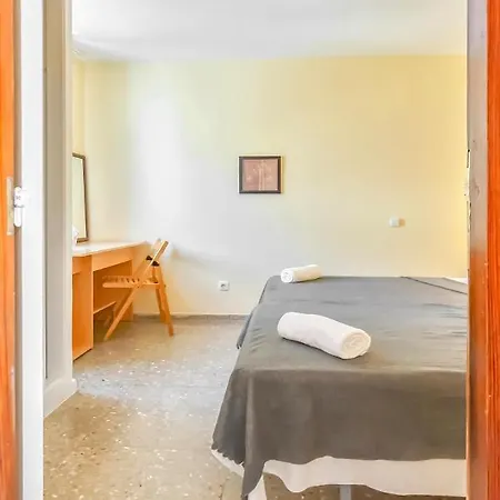Near Playa De Americas With Wifi And Pool, Tenerife Sur Apartment *